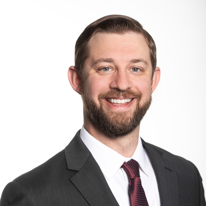 Headshot of James Auw, CFP®, Associate Vice President/Investments at Stifel